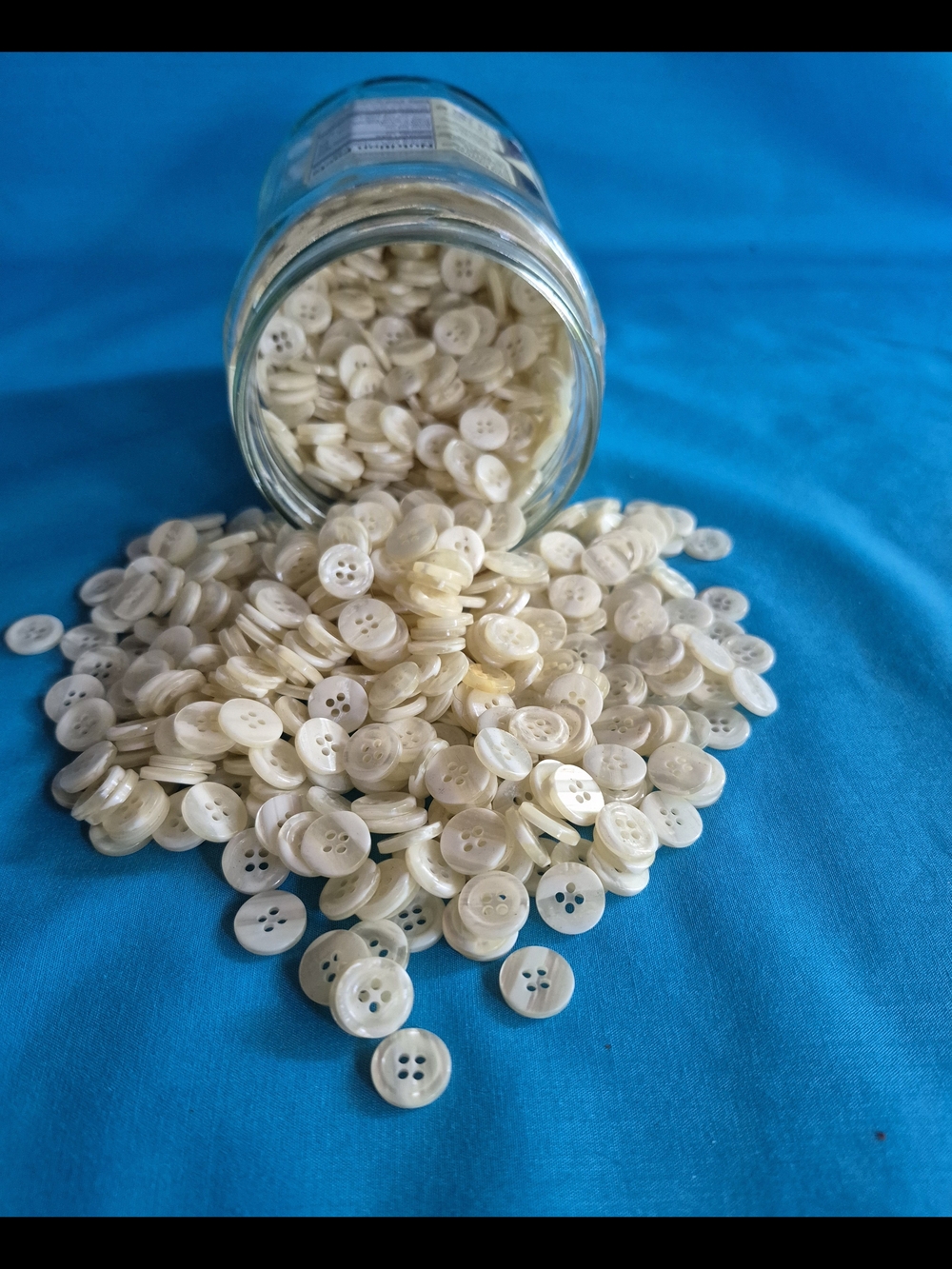 White Shirt Sewing Buttons 1/2” diameter Pint Jar of 900+ Lot Crafts Scrapbook